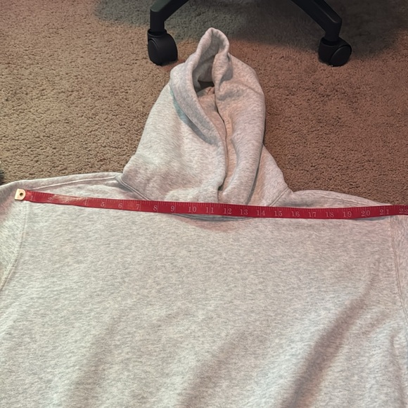 Abercrombie & Fitch Gray Hoodie with Long Sleeves - Picture 6 of 6